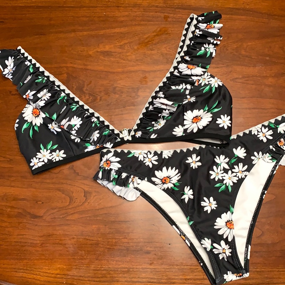 Daisy Ruffle Bikini